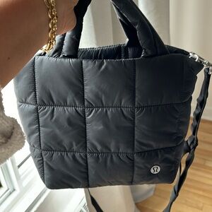 Lululemon 5L quilted bag